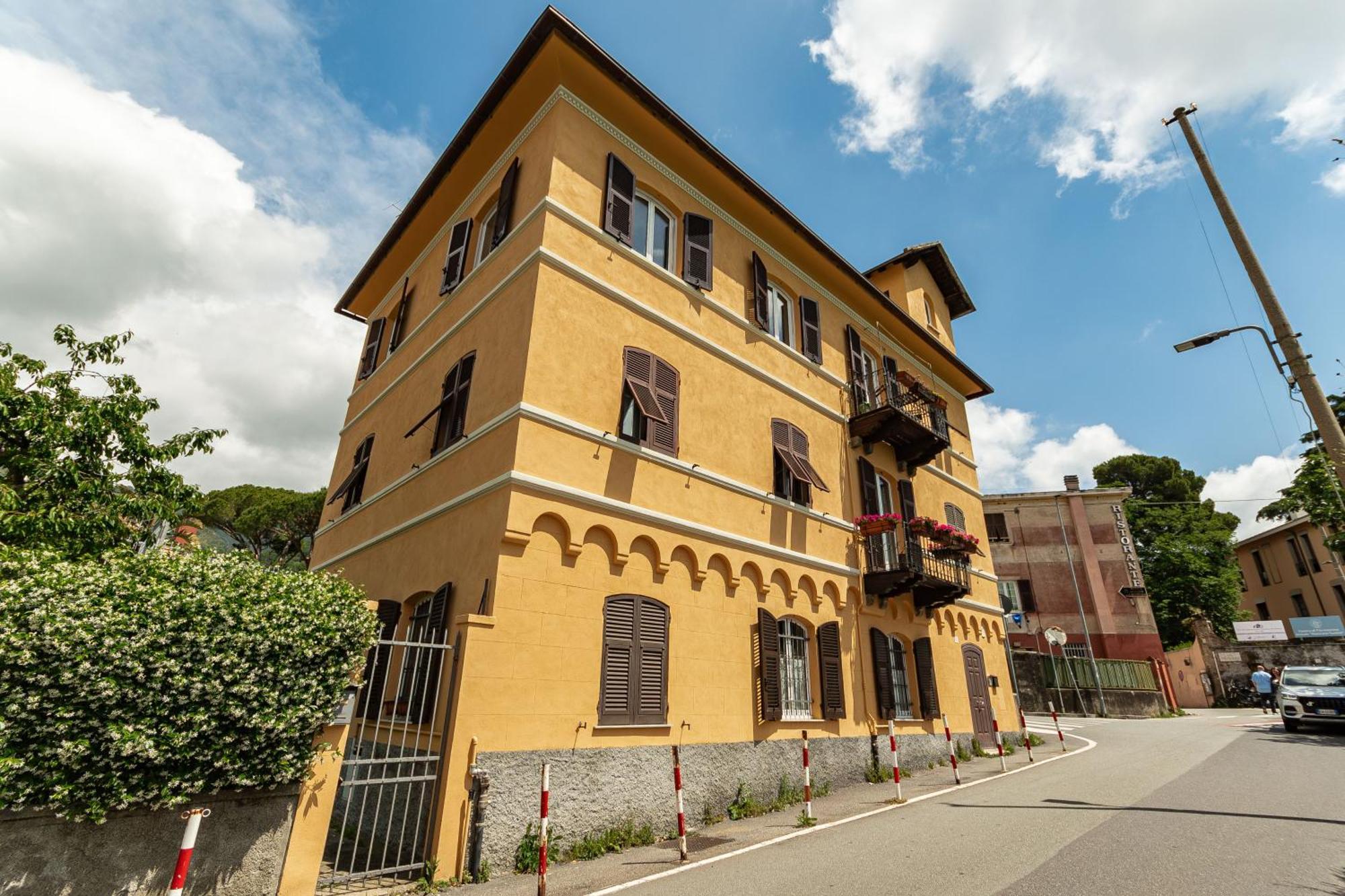 Spacious 3-Bedroom Apartment - 10 Min To City Center & 5 Min To Gaslini Hospital Genoa Exterior photo